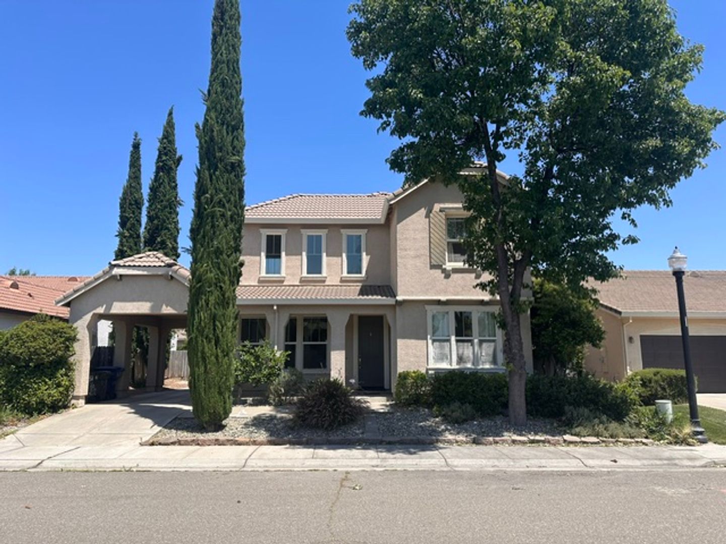Sacramento House: 5663 Lolet Way