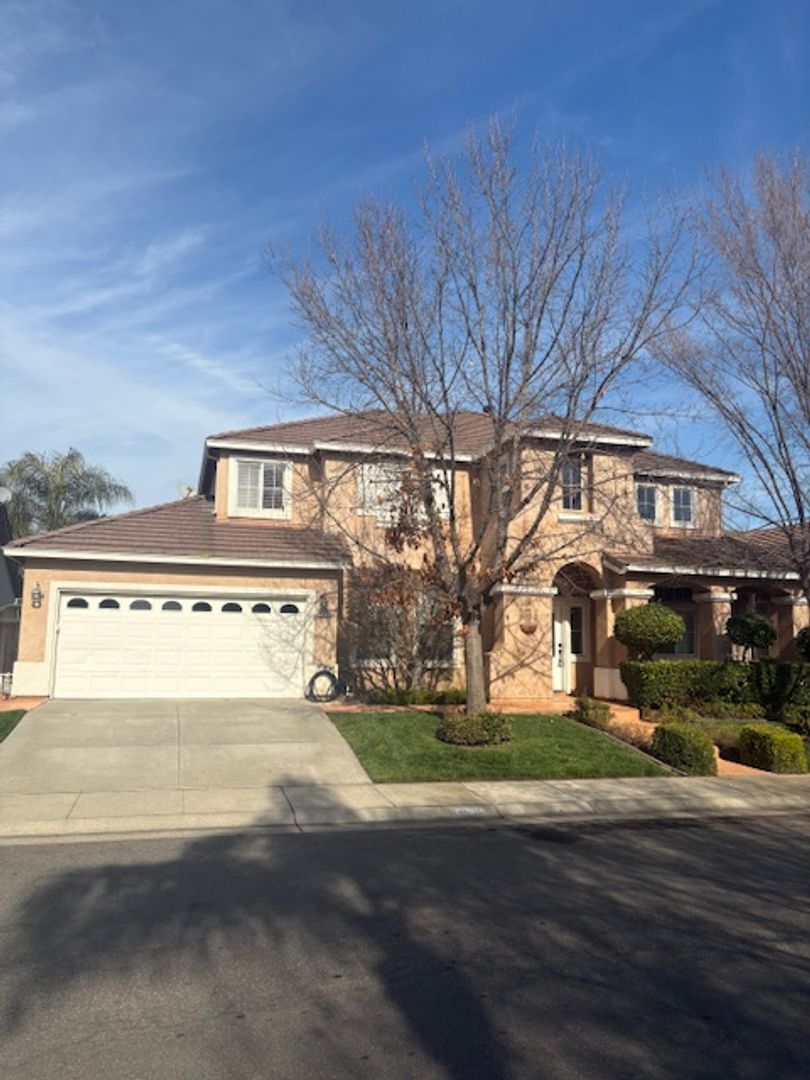 SACRAMENTO House: 4506 WINDSONG STREET