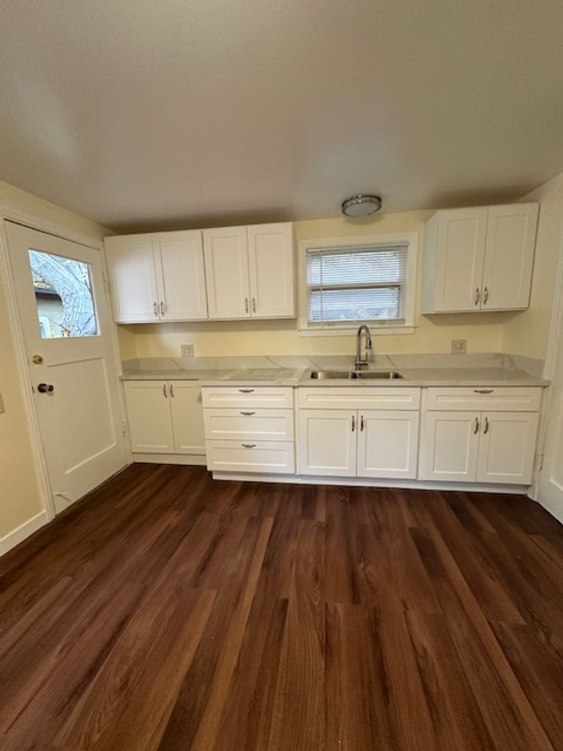 SACRAMENTO Apartment: 413-415 14TH ST