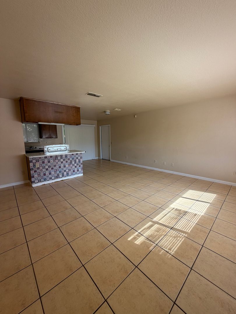 NORTH HIGHLANDS Apartment: 3735-37 MYRTLE AVENUE