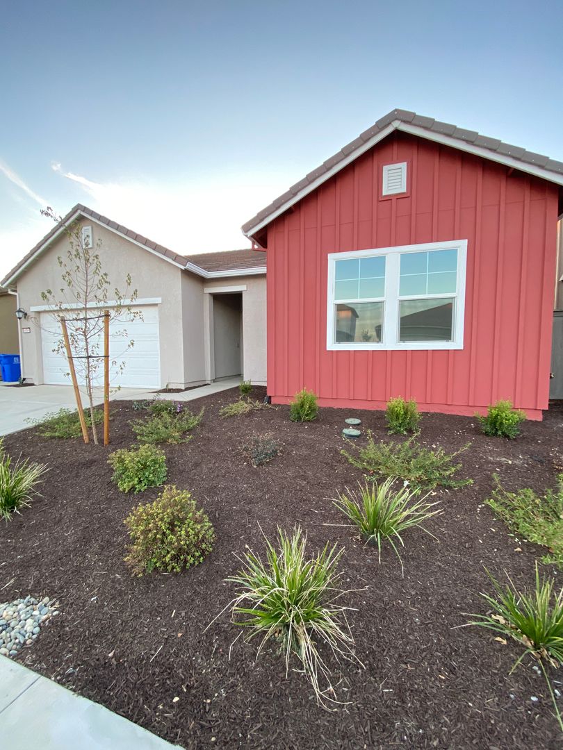 FOLSOM House: 4989 GOLD RUSH DRIVE