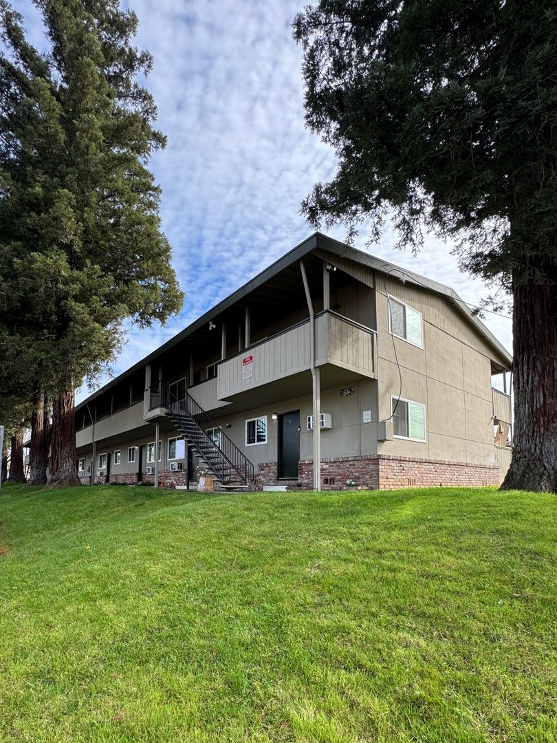 North Highlands Apartment: 3652 Gayle Way - Unit 3