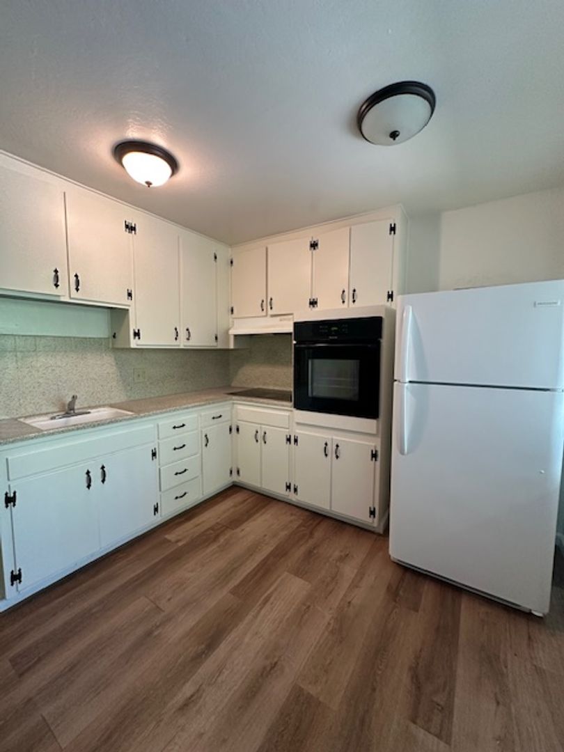SACRAMENTO Apartment: 4505 RIVERSIDE BLVD