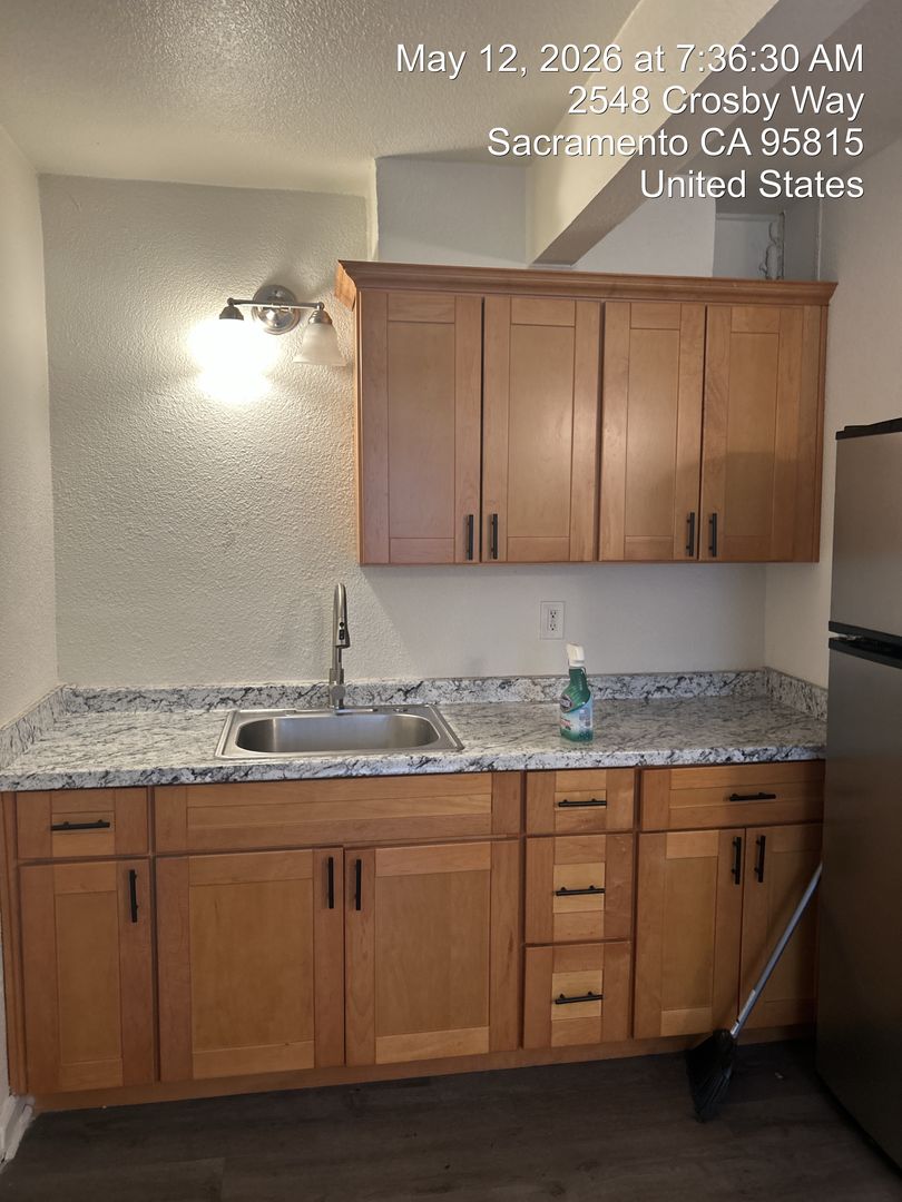 SACRAMENTO Apartment: 2540-2548 CROSBY WAY