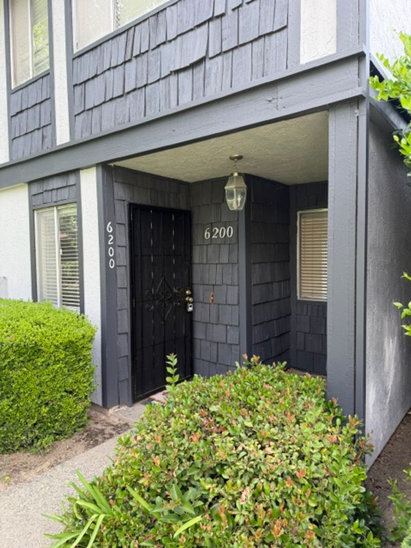 SACRAMENTO Condo: 6200 OSULLIVAN LANE