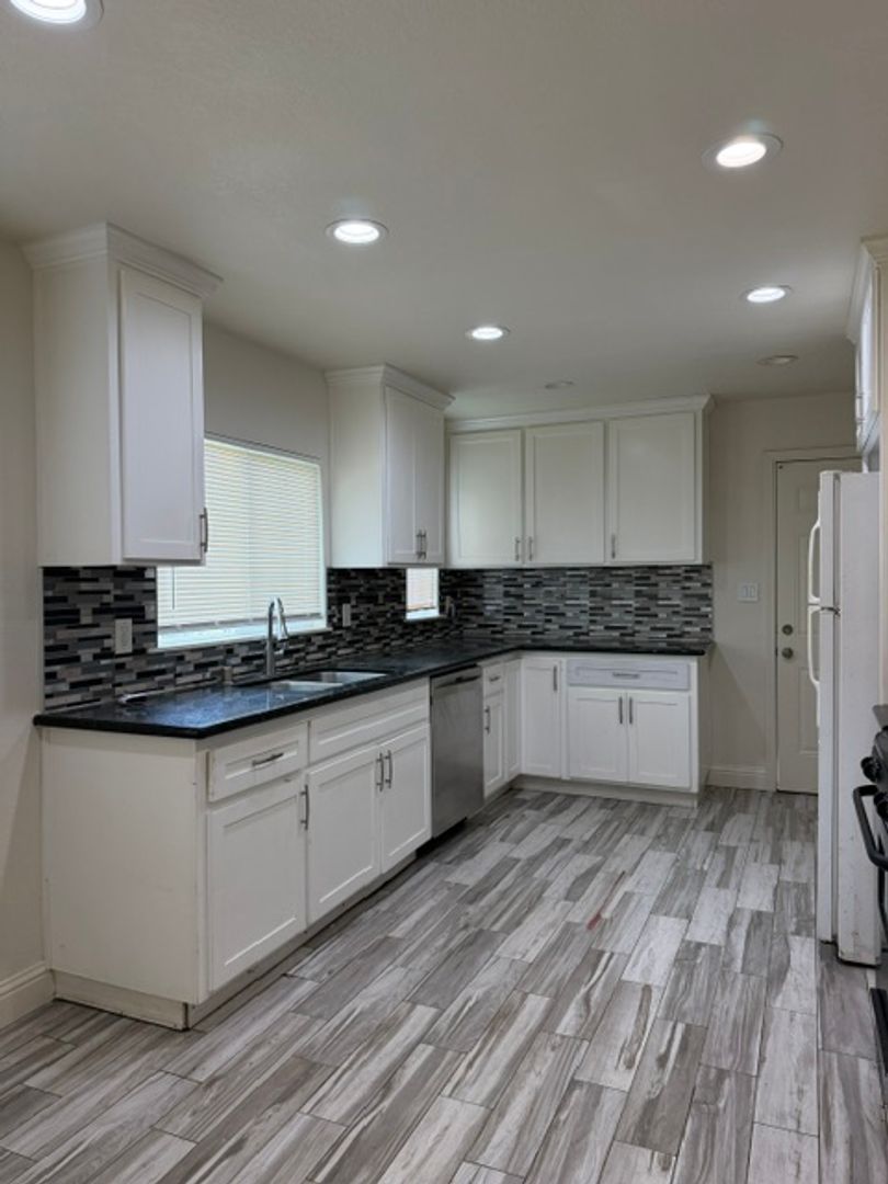 Sacramento House: 5834 55th street