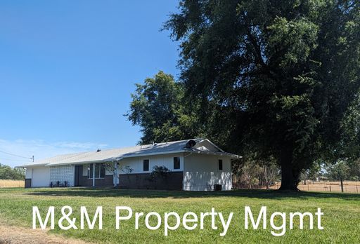 Wilton Lrg 2bd 1ba, Living, Dining, Family Rms, Screened Porch, Horse Stable, Large 2-car Garage