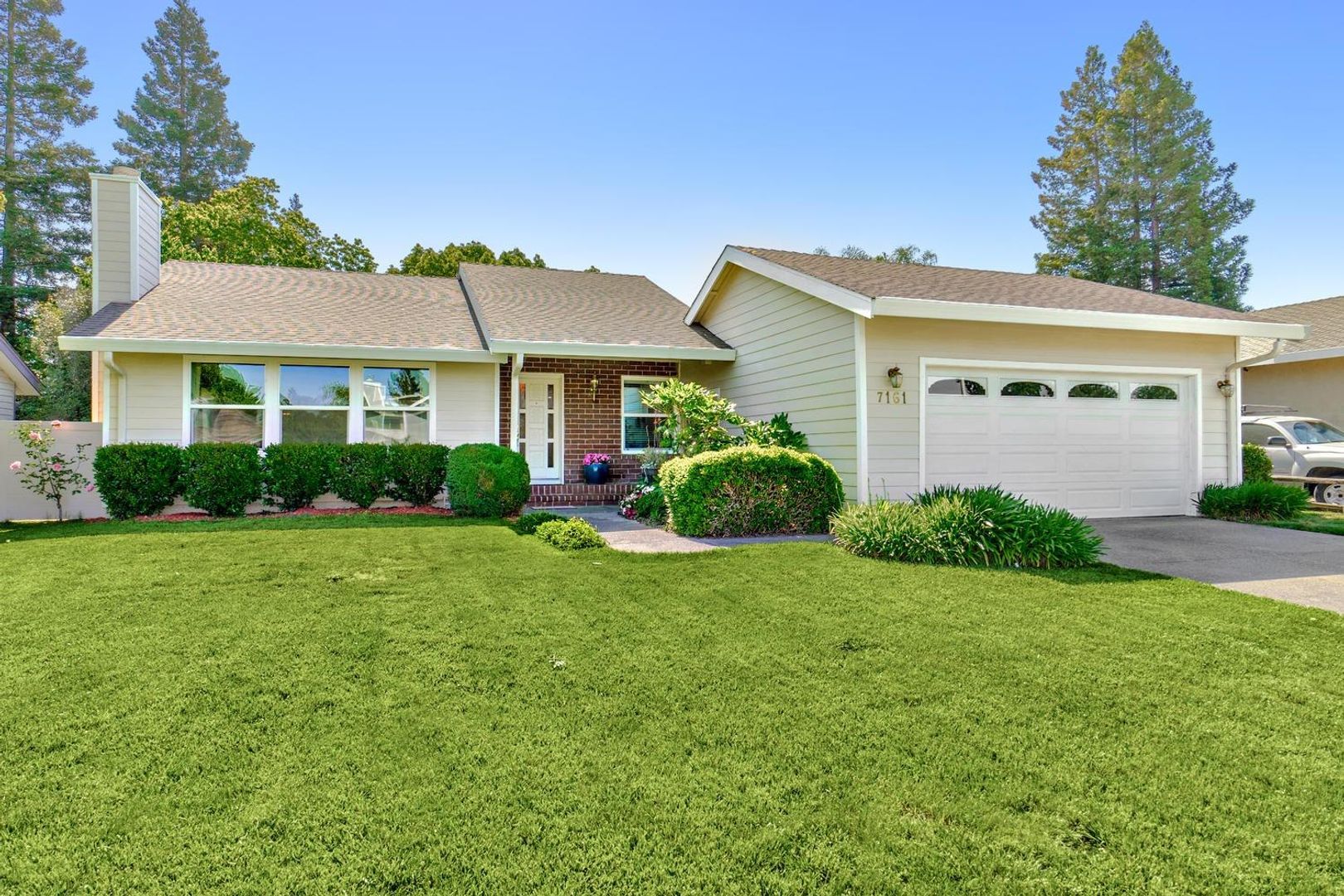 SACRAMENTO House: 7161 HAVENSIDE DRIVE