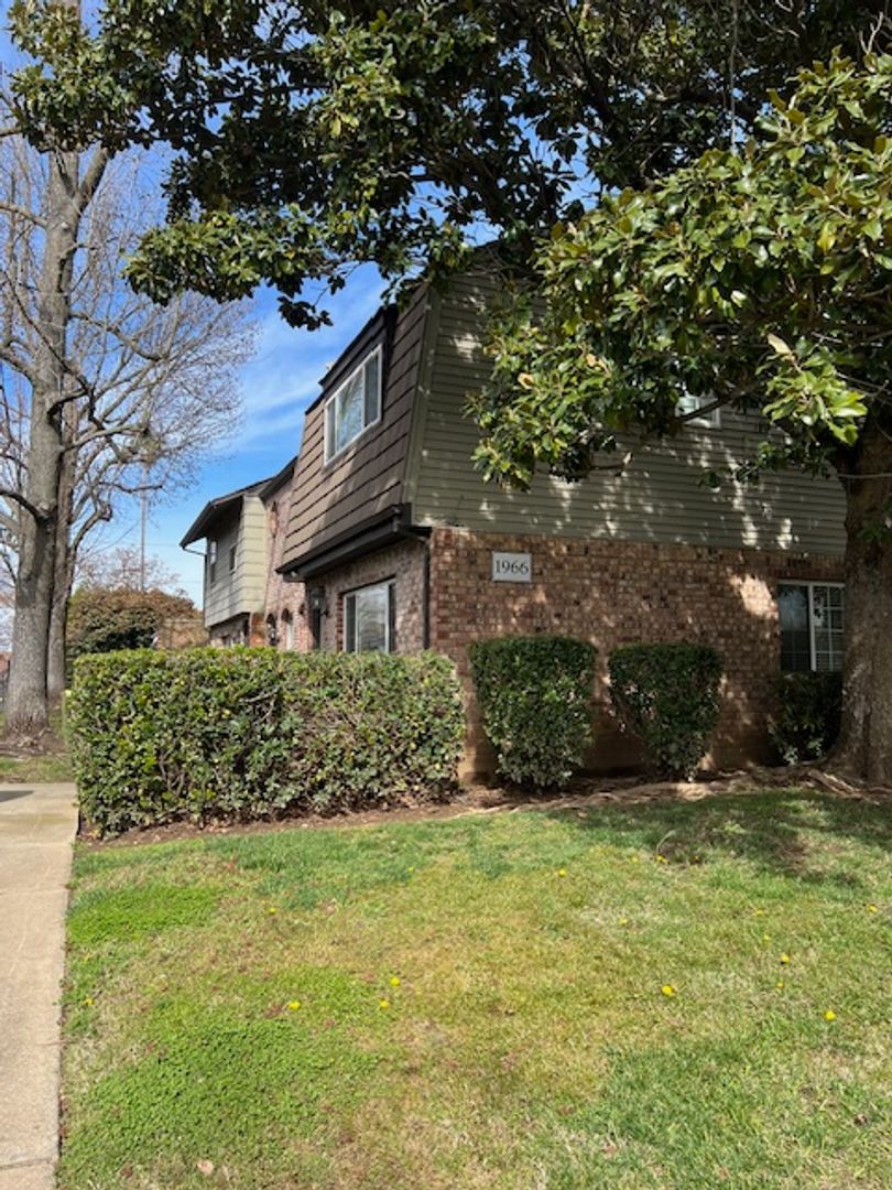 RANCHO CORDOVA Condo: 1966 BENITA DRIVE #4