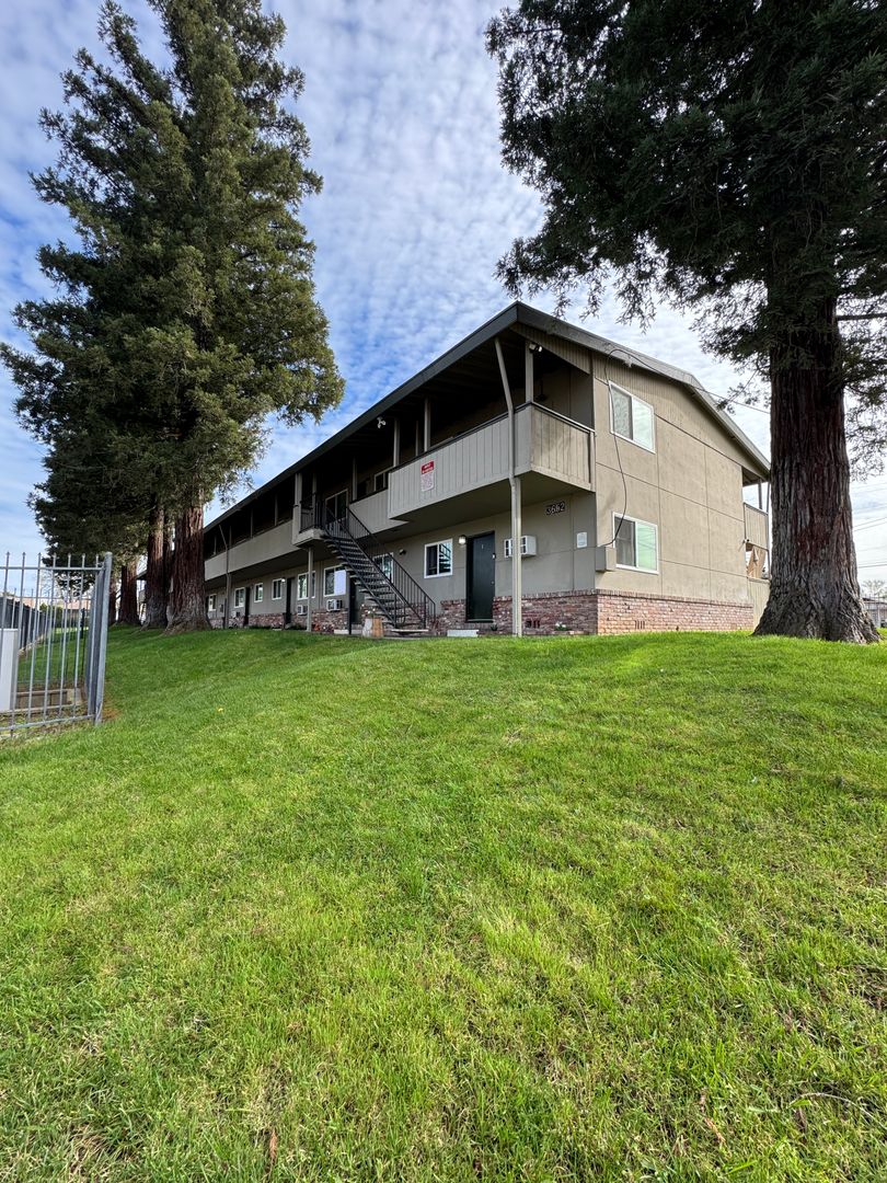 North Highlands Apartment: 3652 Gayle Way