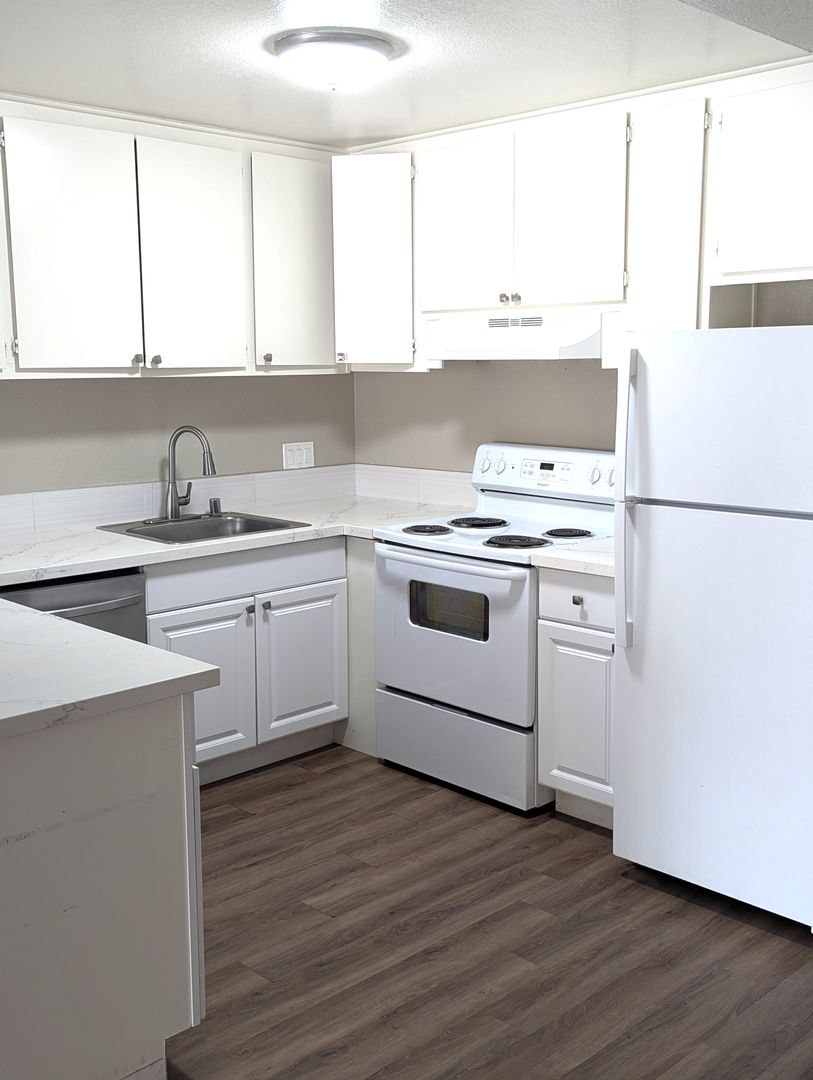 SACRAMENTO Apartment: 2115 WYDA WAY