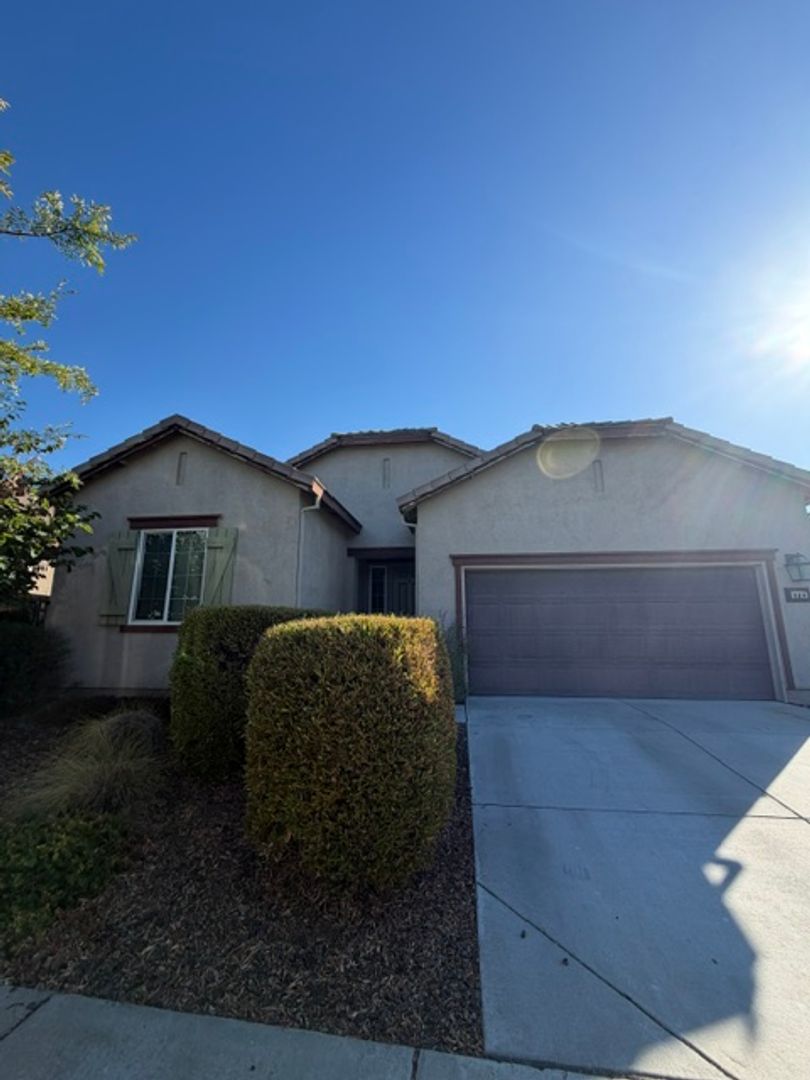 SACRAMENTO House: 362 OLIVADI WAY