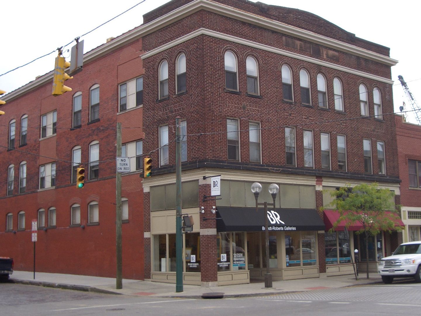 Columbus Apartment: 638 N. High St.