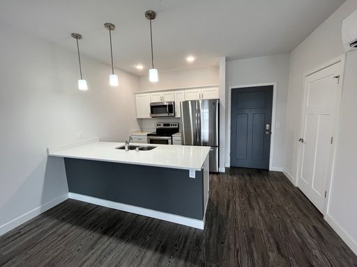 2 BD/2.5 BA townhouse style apartment available at The Edge at Cottage Grove Commons!