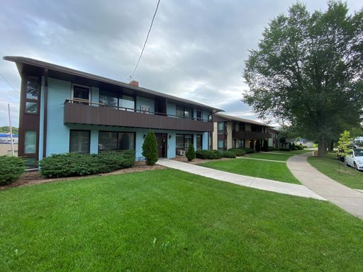 Cozy 2BD 1BA by UW Hospital – photo 1