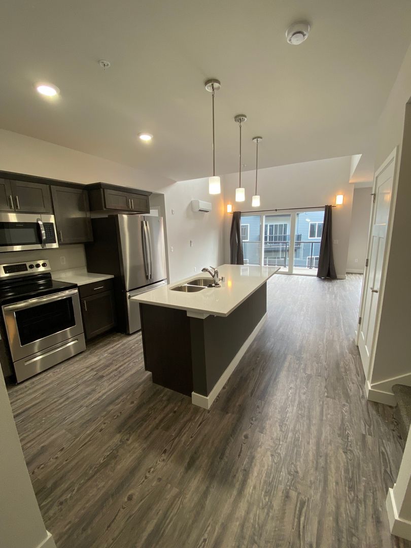 DeForest Apartment: 4958 Innovation Drive