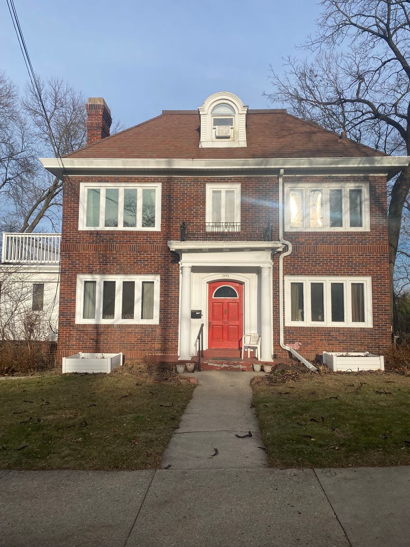 Madison Apartment: 1001 Grant Street