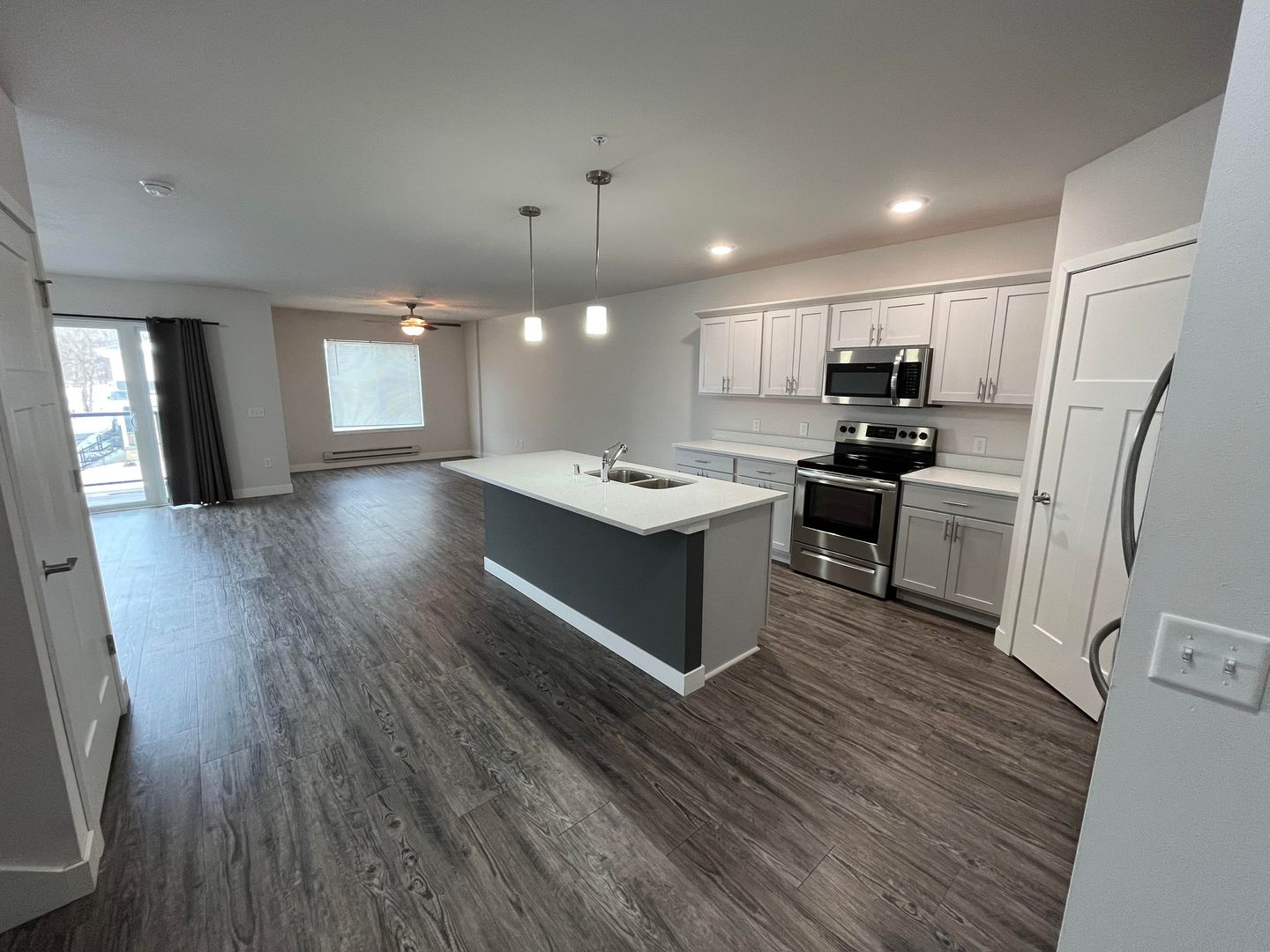 Cottage Grove Apartment: 100 W Limestone Pass