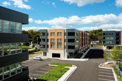 Now Leasing! Spacious 1 Bedroom in Prime Location on Madison's Near West Side – photo 1