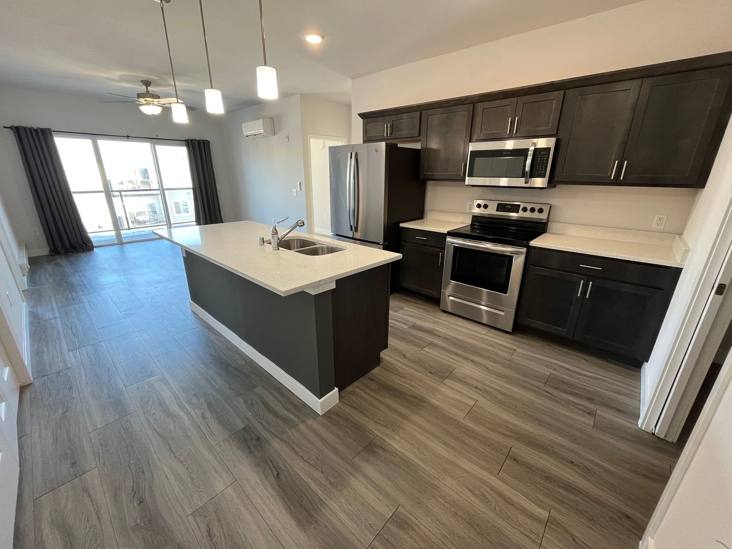 Cottage Grove Apartment: 1300 N Windsor Ave