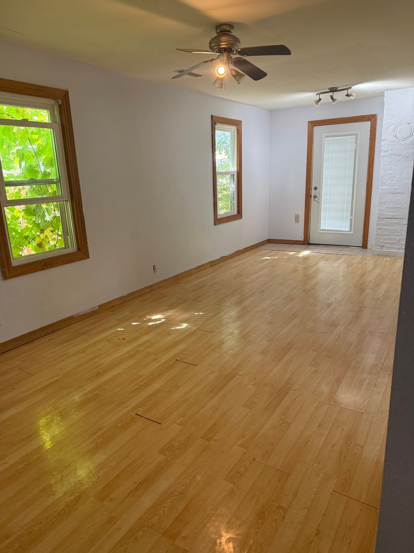 Middleton House: 2304 Clark Street