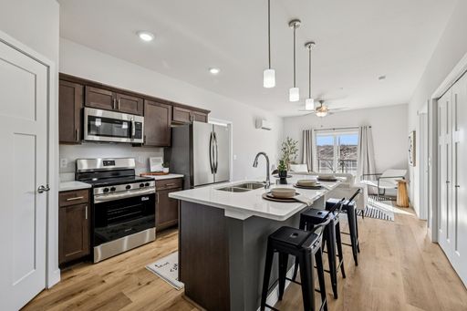 Jamestown Quarry: 3 BD / 2 BA Style E – photo 1