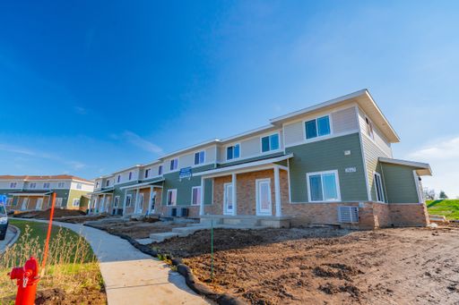 Brand-new 3 BD / 2.5 BA Townhouse w/Elevator in Fitchburg – photo 1