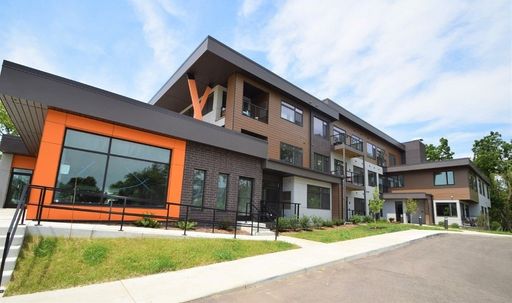 Incredible 1BR/1BA with a Den apartment available in Verona! – photo 1
