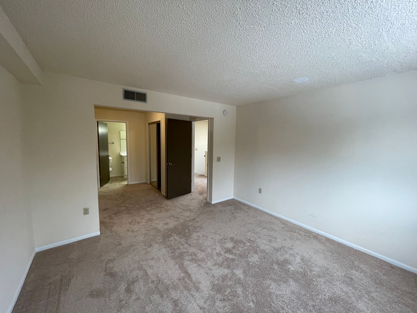 Madison Apartment: 2602-2606 Arbor Drive