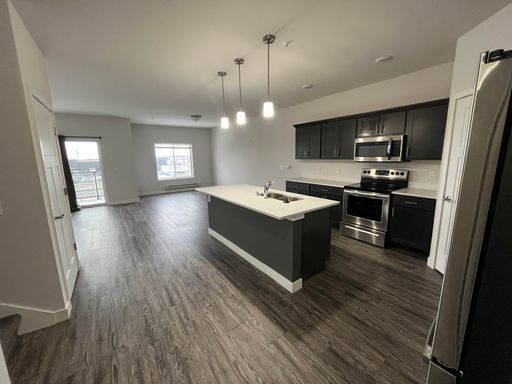2 BD/2.5 BA townhouse style apartment available at The Edge at Cottage Grove Commons!