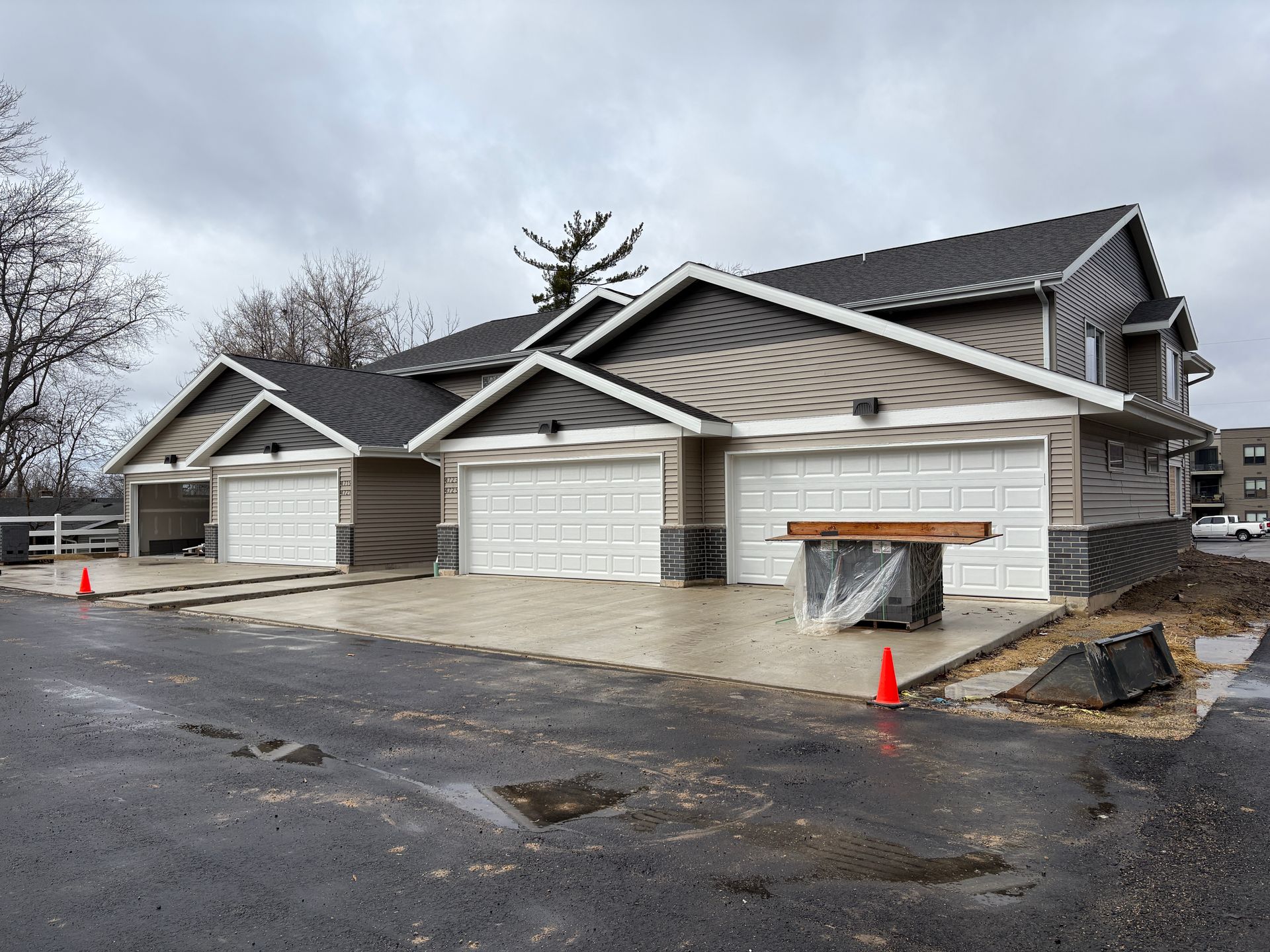 McFarland Apartment: 4719 Burma Rd