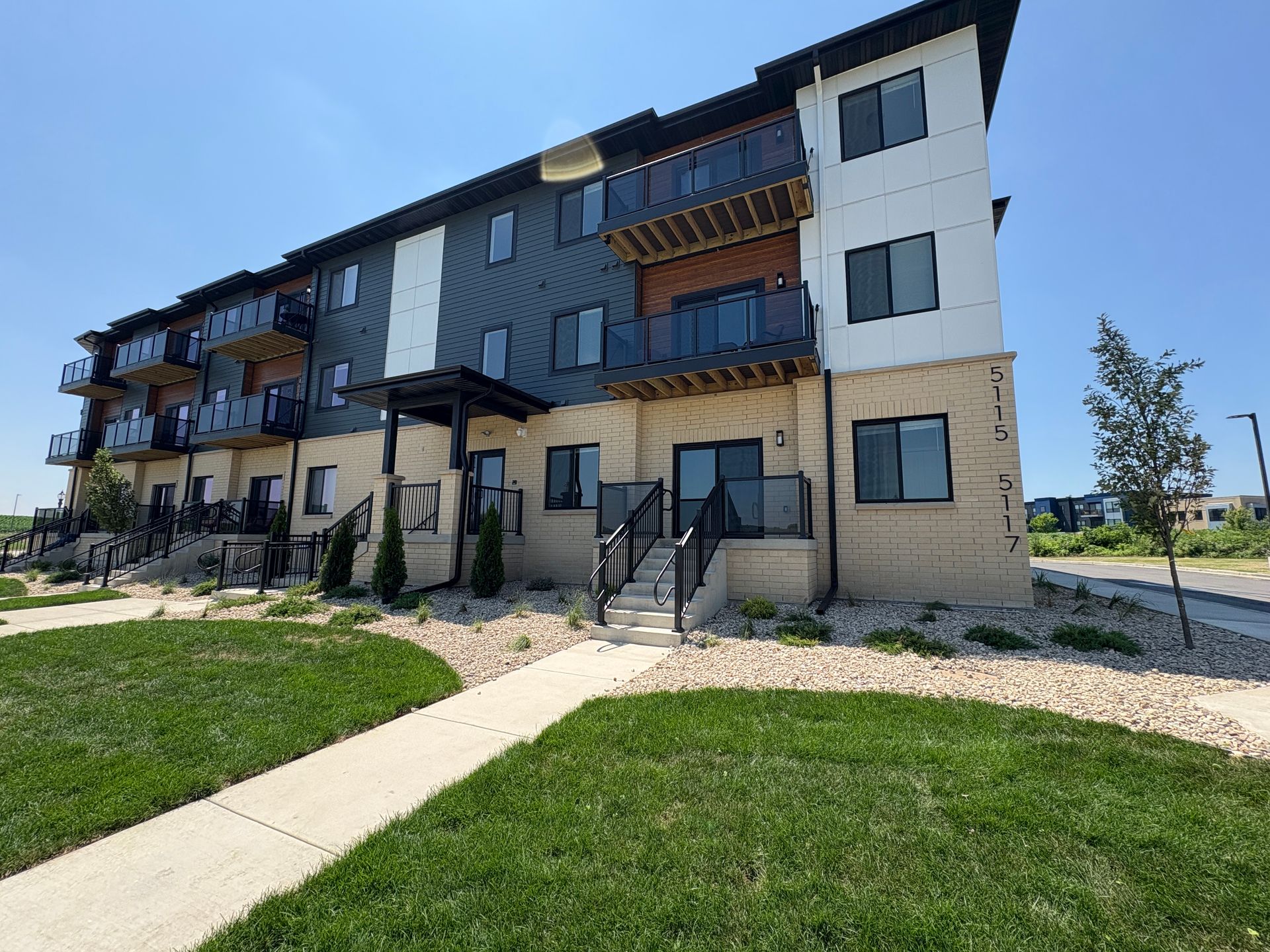 Fitchburg Apartment: 5115 & 5117 Central Park Place