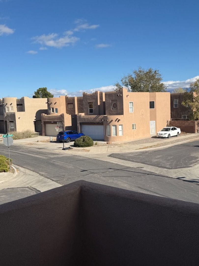 Albuquerque House: 6500 Mesa Alegre Ave. NW