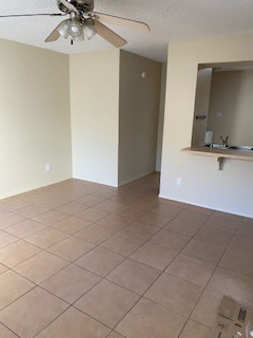 Albuquerque Apartment: 12240 Menaul Blvd NE
