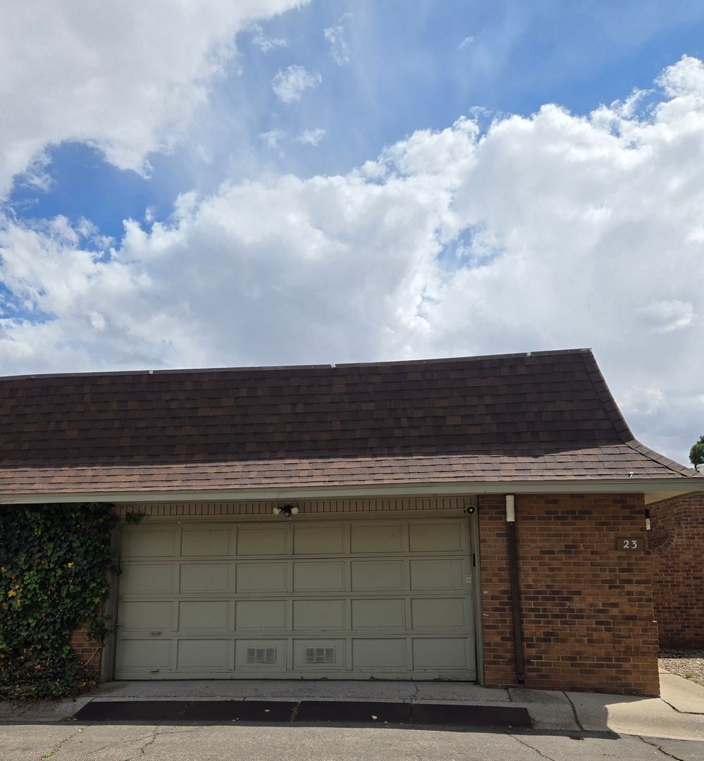 Albuquerque House: 23 Lakeshore Dr. NE