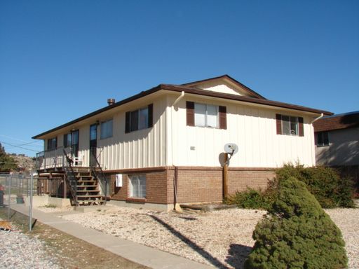 Cute Two Bedroom LOWER UNIT off Garden of the Gods! – photo 1