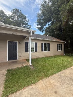 3 Bedroom Duplex conveniently located