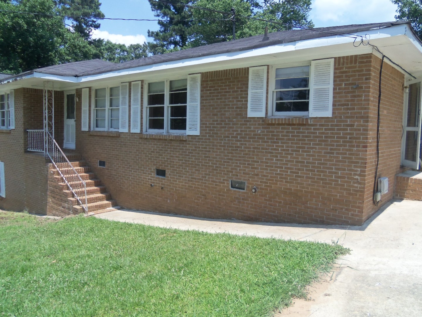 Covington Apartment: 8193 / 8195 Spillers