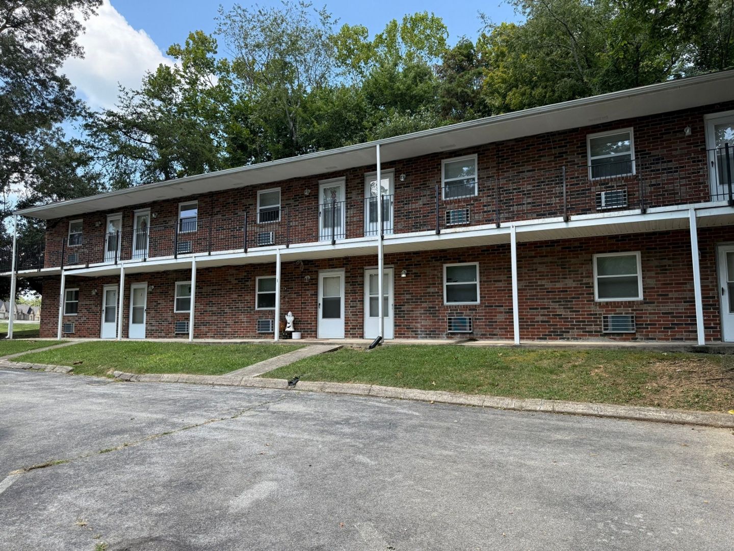 Knoxville Apartment: 5820 Sanford Rd.