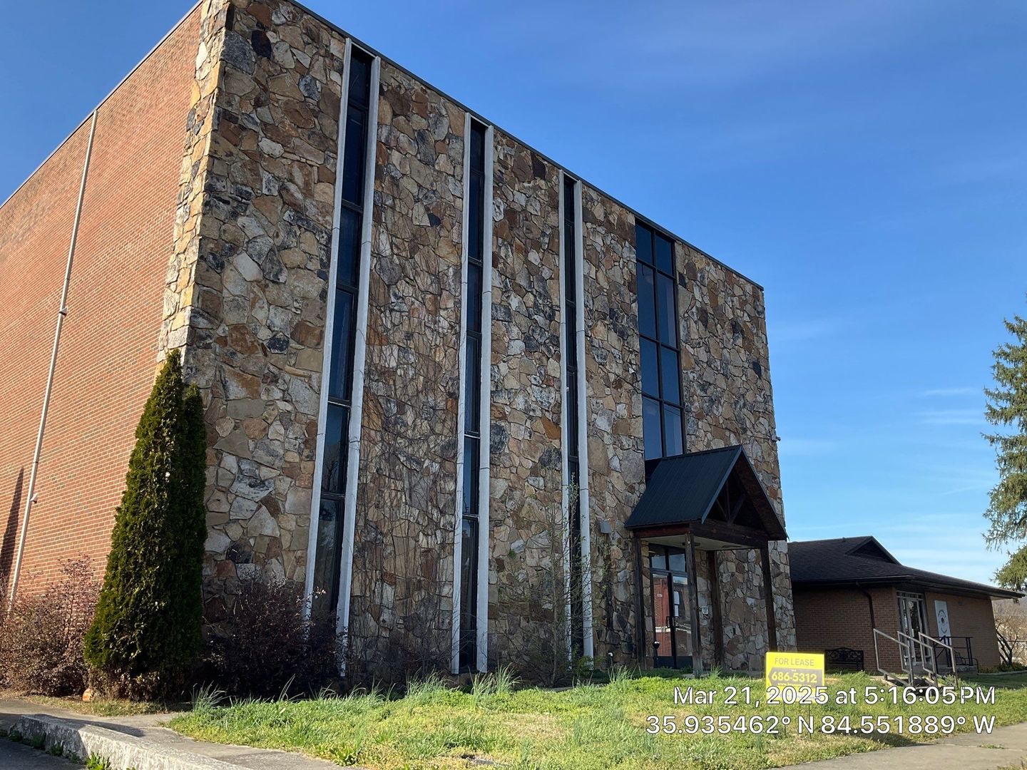 Harriman Apartment: 415 Devonia St.