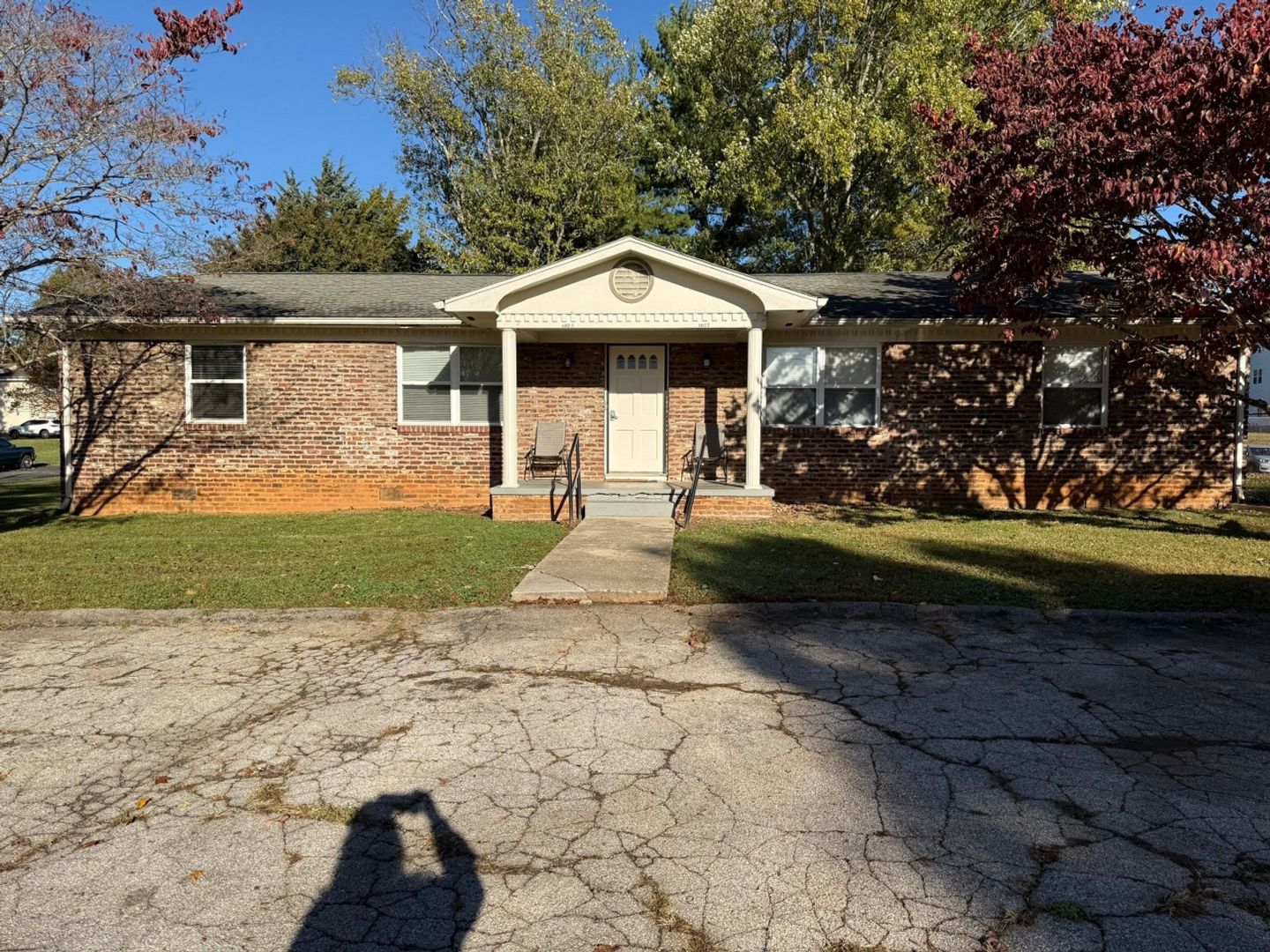 Knoxville Apartment: 1025 W. Parkway Ave.