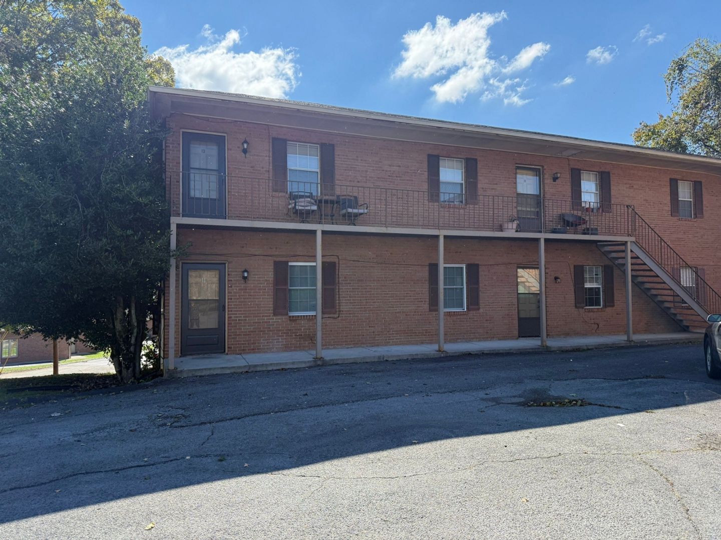 Knoxville Apartment: 128 Lynnwood Dr.