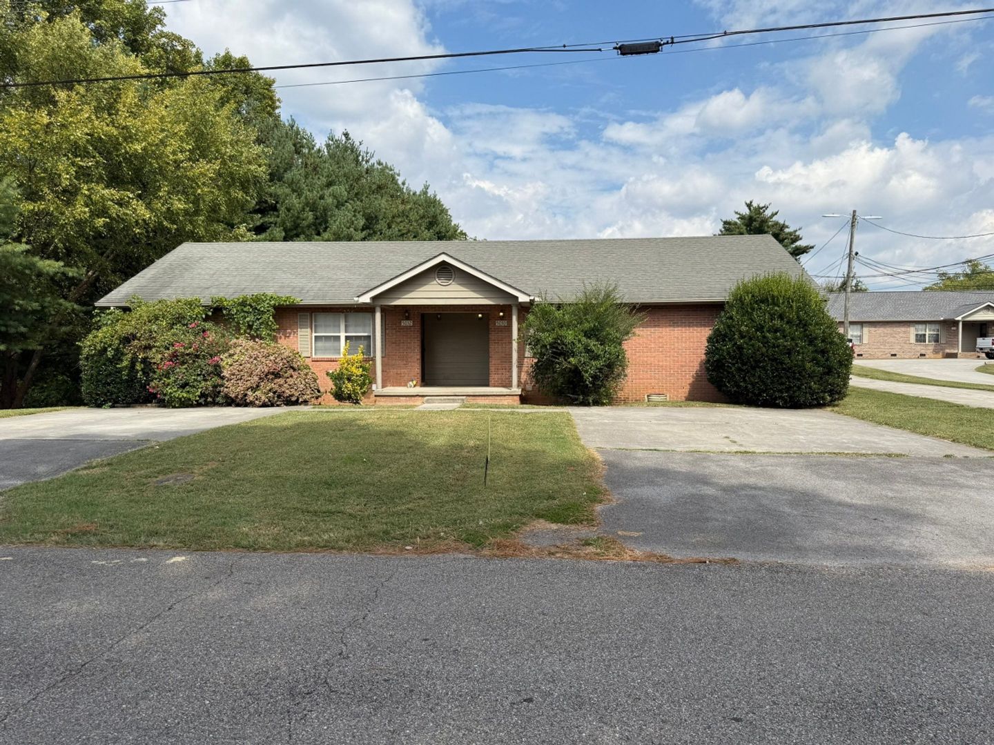 Knoxville Apartment: 5022 Willoway Dr.