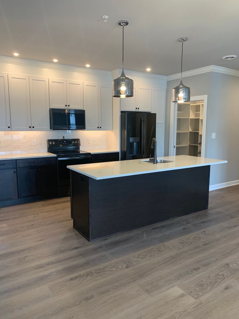 Rotterdam Apartment: 291 North Thompson St.