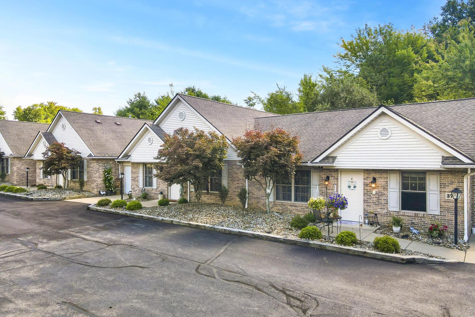Norton Apartment: 3785 Long Dr.