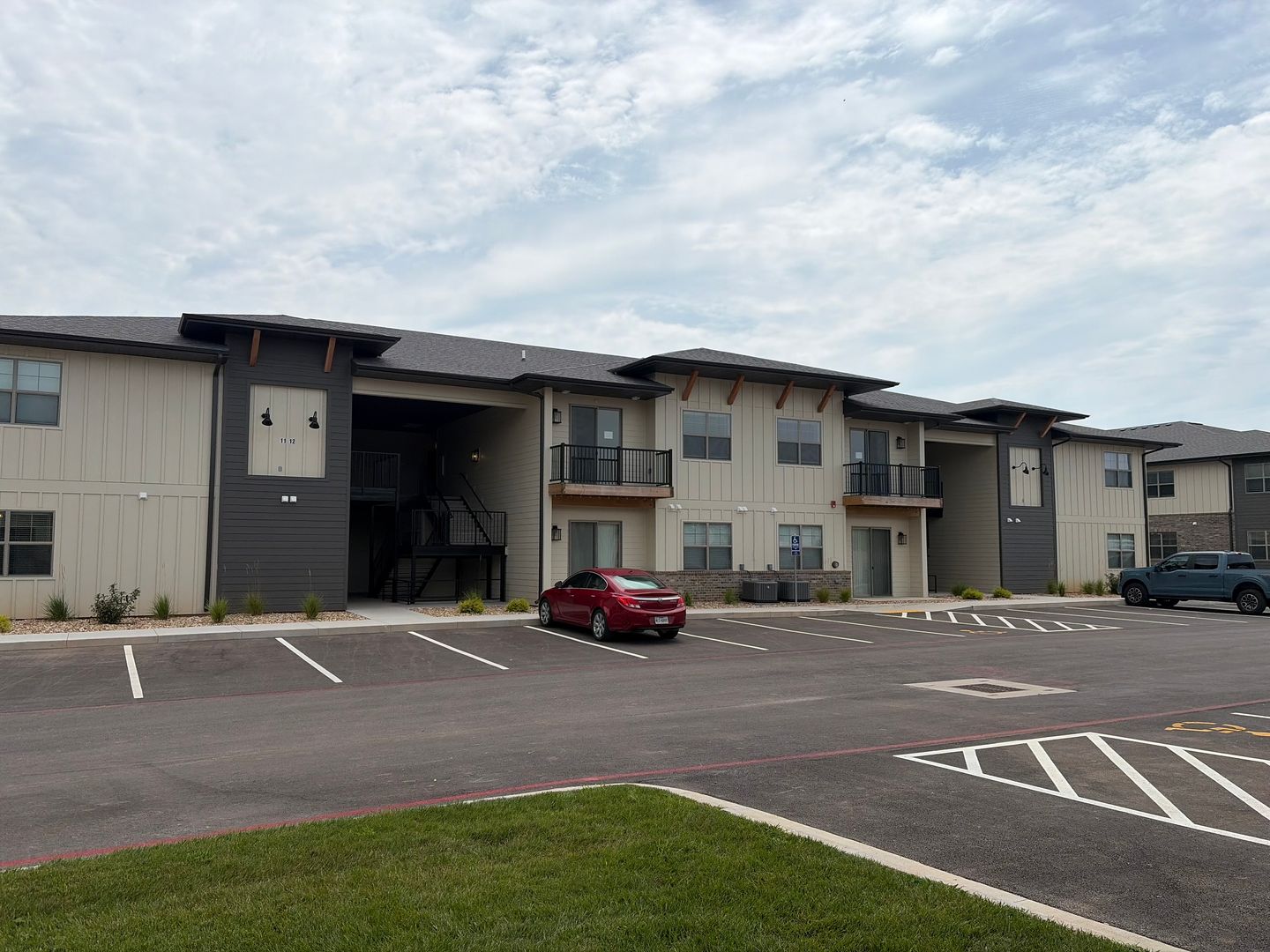 Nixa Apartment: 1130 W Northview Road
