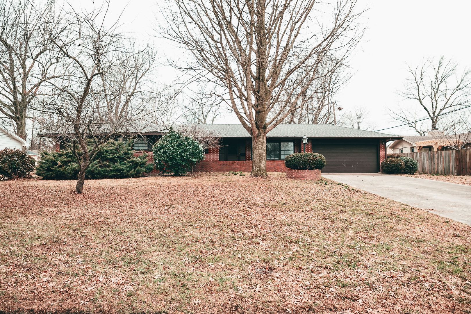 Springfield House: 1911 S. Saratoga