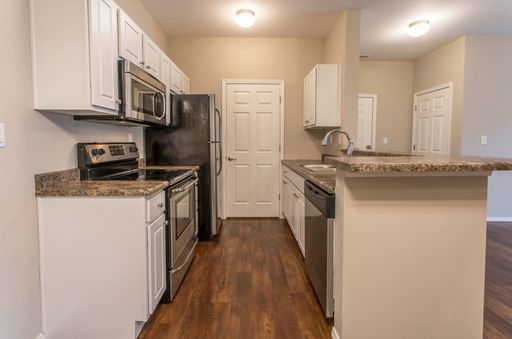 Premium 1 Bedroom 1 Bathroom Apartments Now Pre-Leasing – photo 1