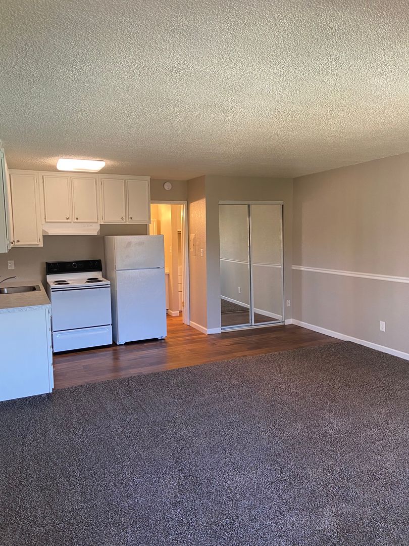 Rancho Cordova Apartment: 2080 W La Loma Drive