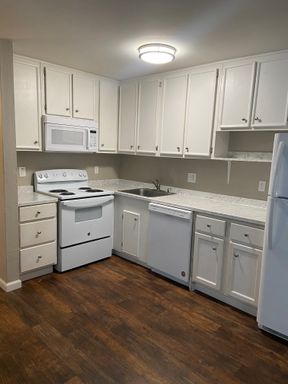 1 Bedroom 1 Bath updatedpool new laundry facility updated unit gated community non smoking – photo 1
